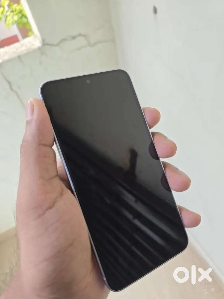 Samsung Galaxy S25 12/512 6 Months old