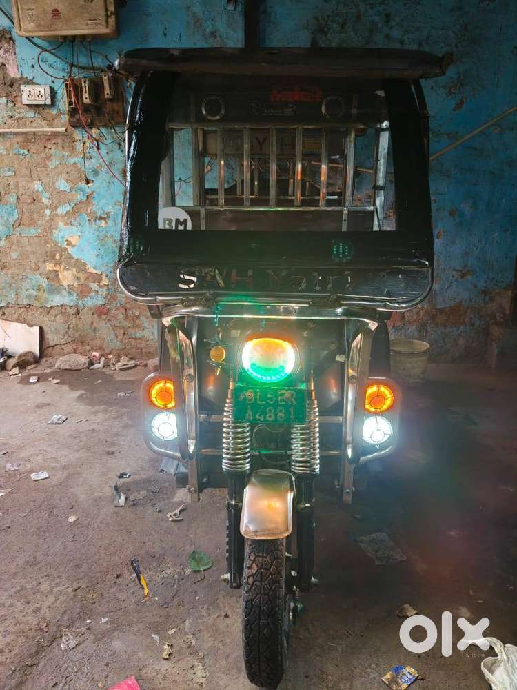SAHYATRI LX E-RIKSHAW