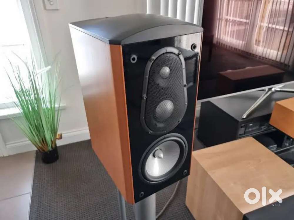 Energy Veritas 2.2I
Audiophile 3 Way Bookshelf