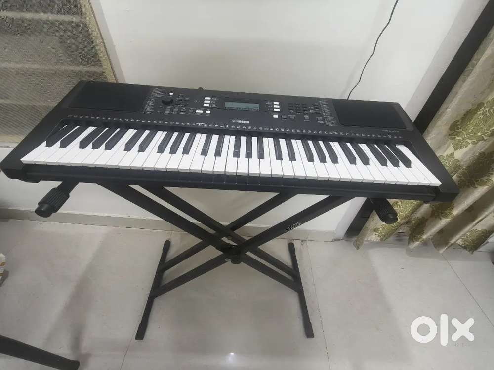 Yamaha PSR E 373 with Stand