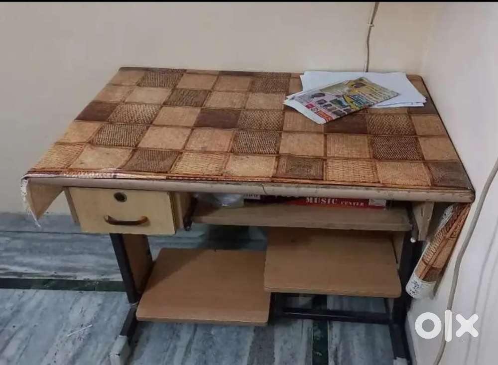 Study nd computer table