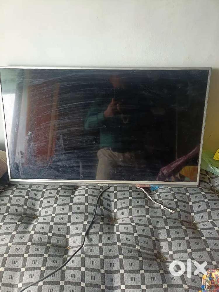 PANASONIC TV