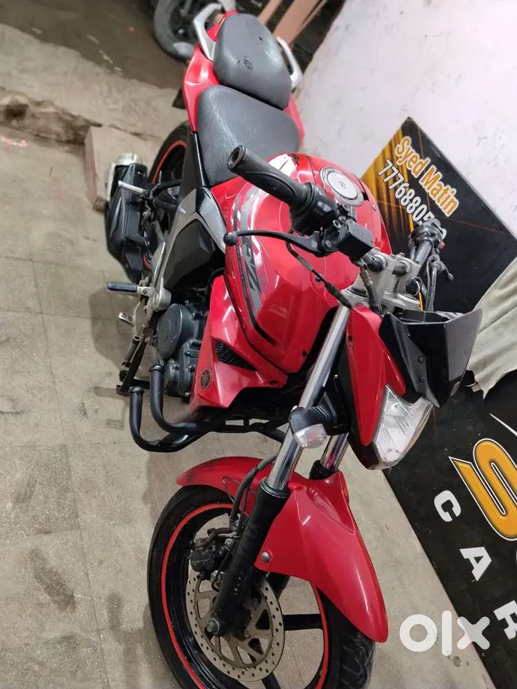 Yamaha FZ V:2  : RS : ( 39999 )