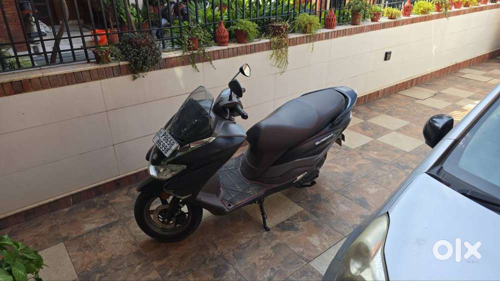 2024 MODEL 8000 KM DRIVEN