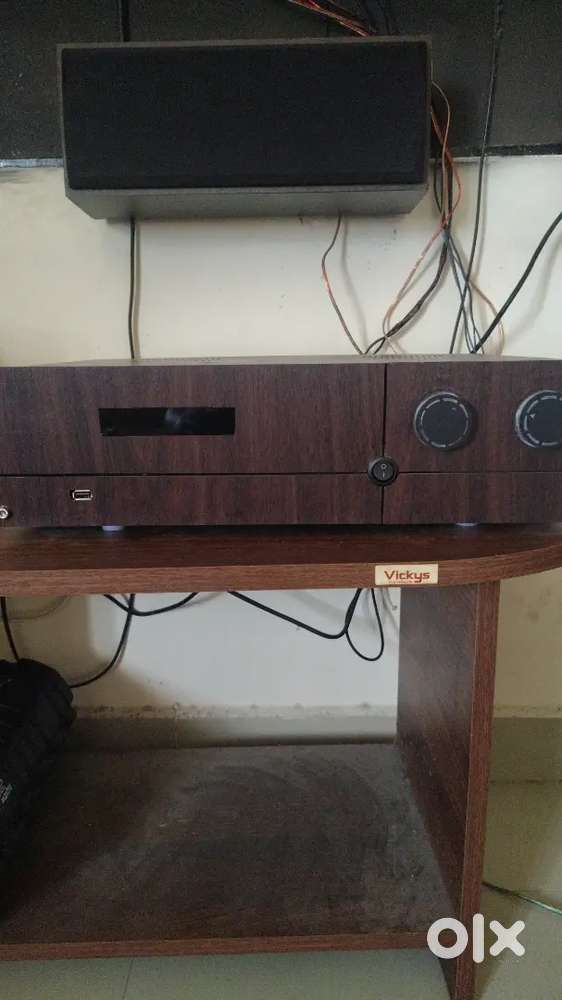 5.1 home theatre amplifier and speakers