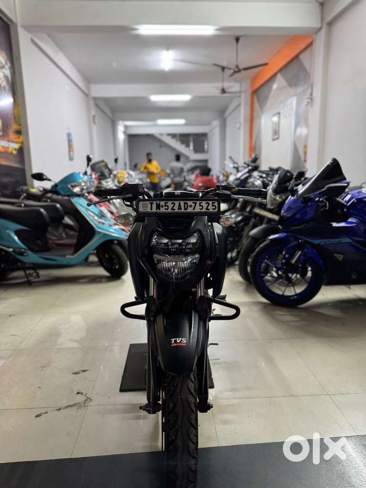 TVS APACHE 160 4v Racing Edition 2023 Black Red