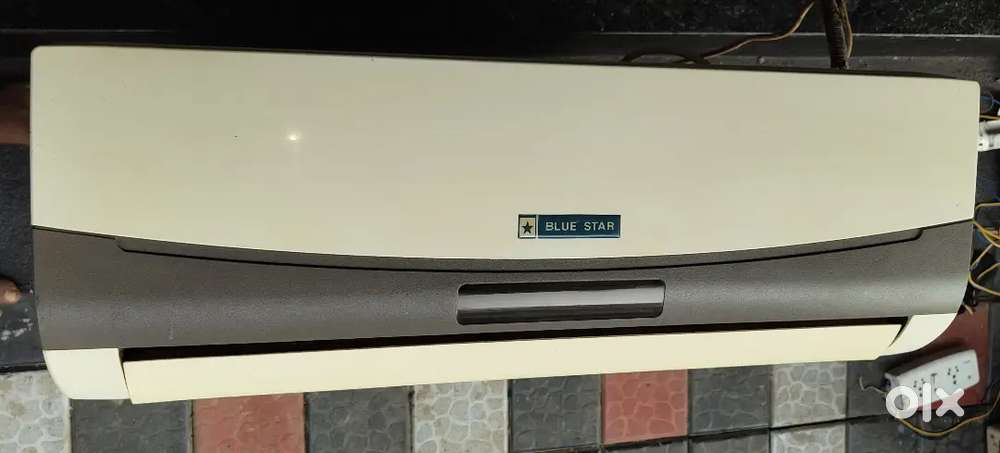 Blue Star air conditioning 1 ton capacity good working condition