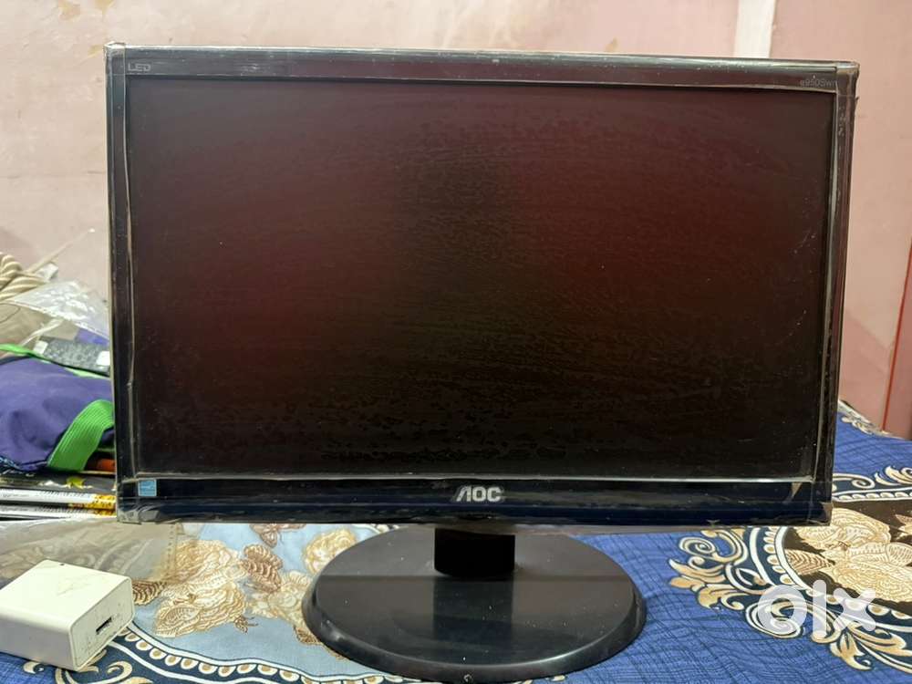 AOC LED SCREEN 19 inch