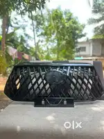 Crista lexus grill