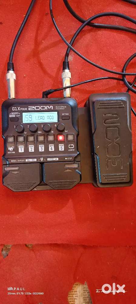 Zoom g1 x4 zoom in a unbelievable price very good condition (1year)