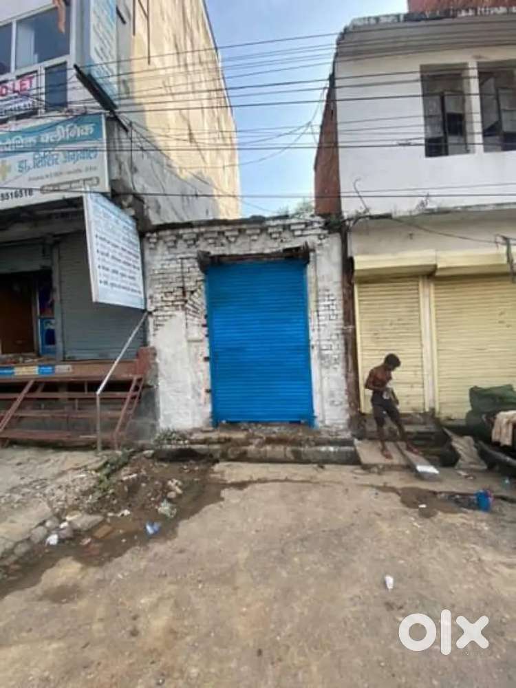 480sqrft main hazratganj nawal kishor road