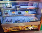 Cake display counter