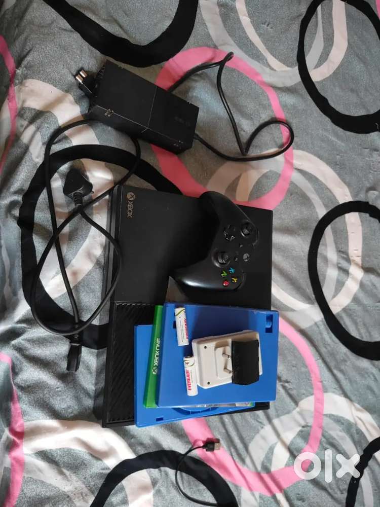 Xbox one 500gb with all accessories
