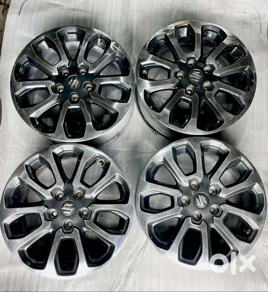 GRADN VITARA ALLOY WHEELS 17 INCHES (GOOD CONDITION)