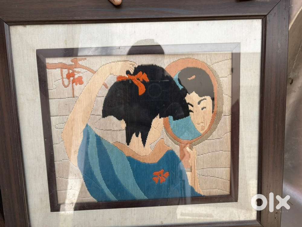 Hand embroided wall hanging picture