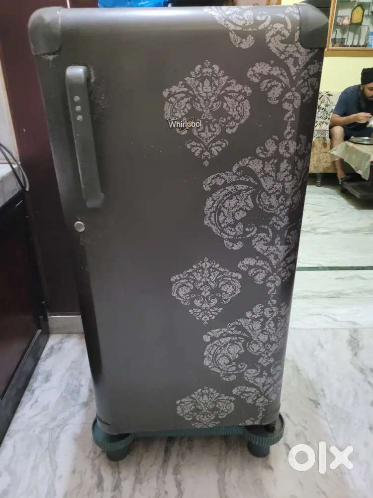 Fridge in working condition for sale