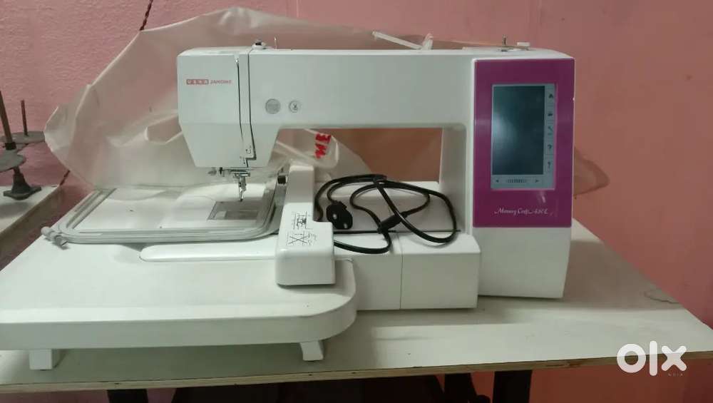 Computer embroidery machine