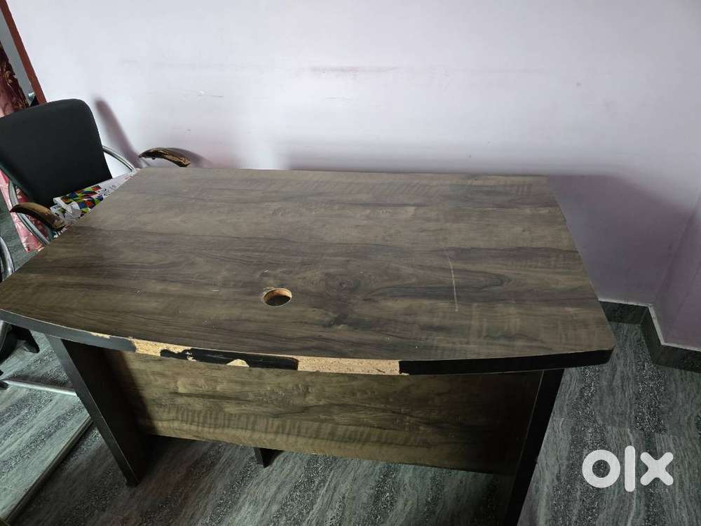 Wooden office table