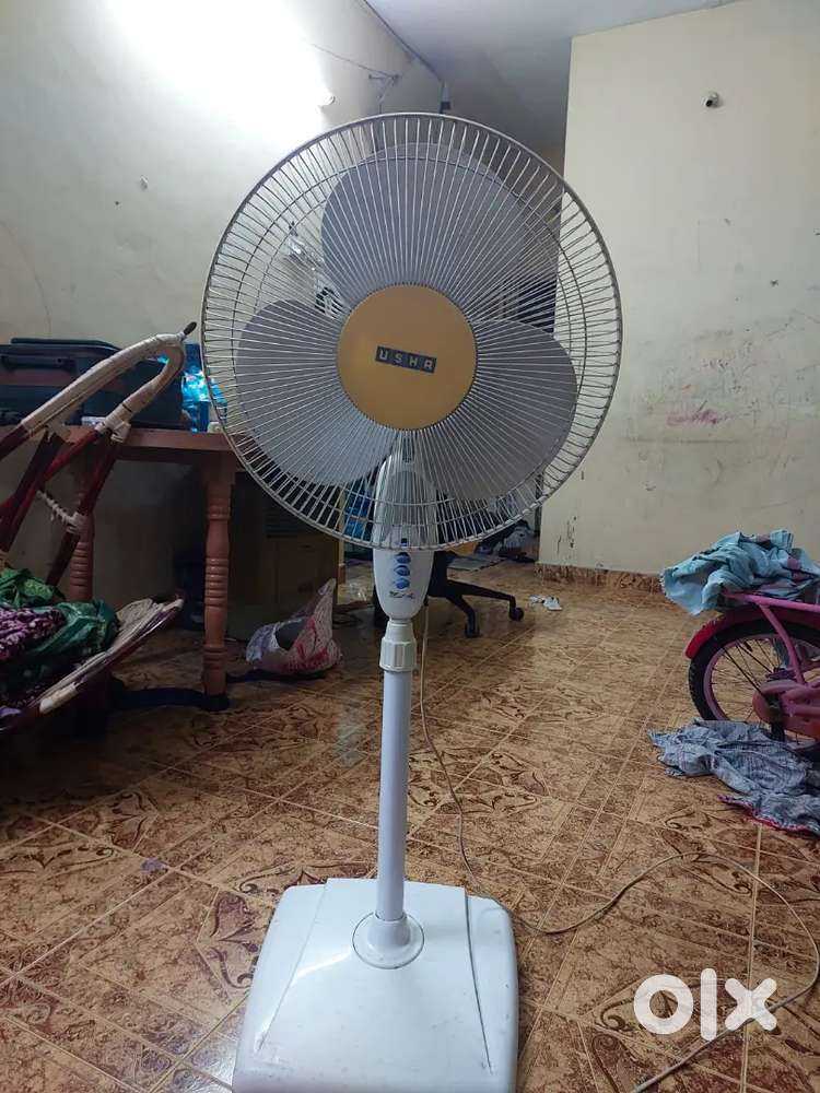 Usha pedestral fan