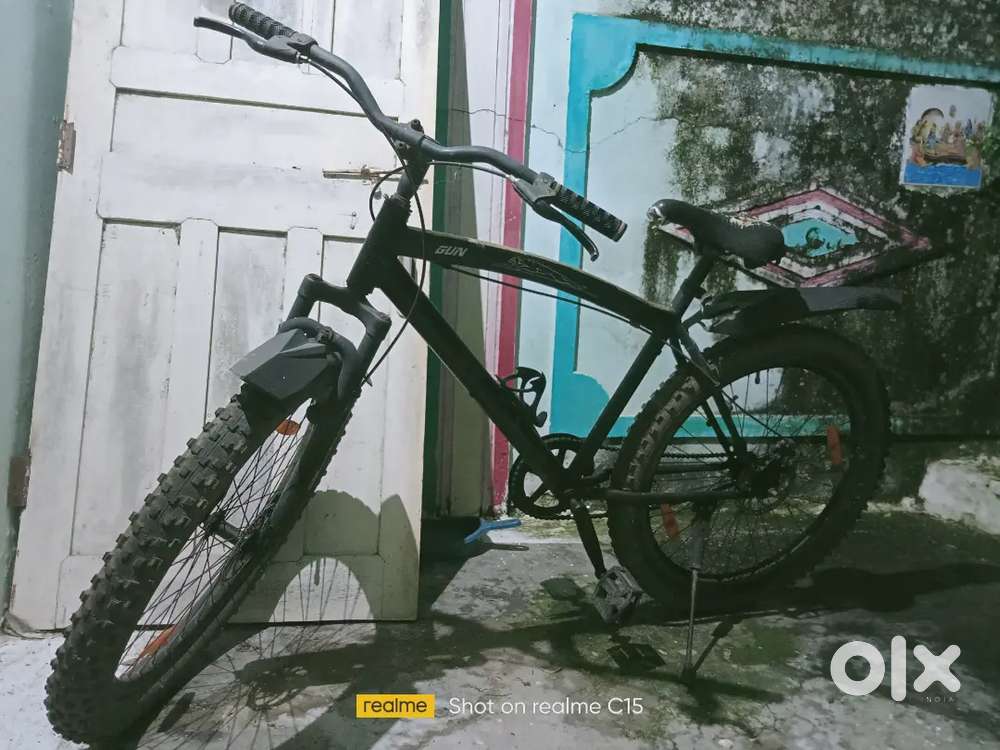 Twin disk broad tyre and good condition