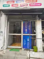 Shop rent mai deni hai main road badhai para 220 ft