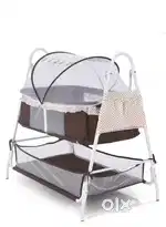 Baby hug cradle