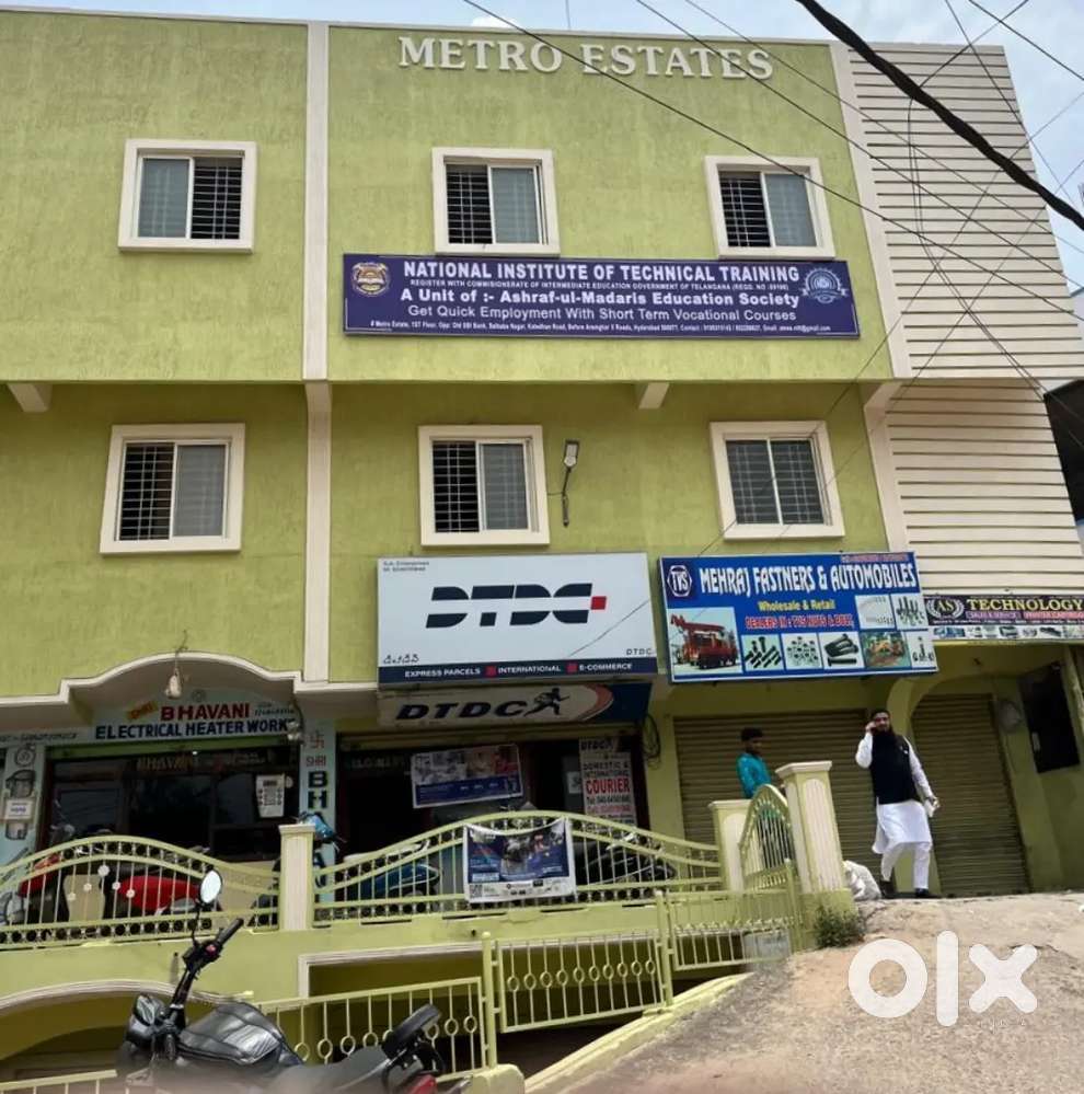 Refrigeration and Air Conditioning Technician