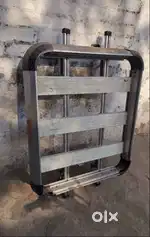Car luggage carrier