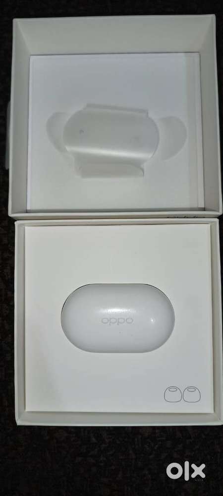 Oppo Enco Buds (White) – Excellent Condition, Original Charging Case