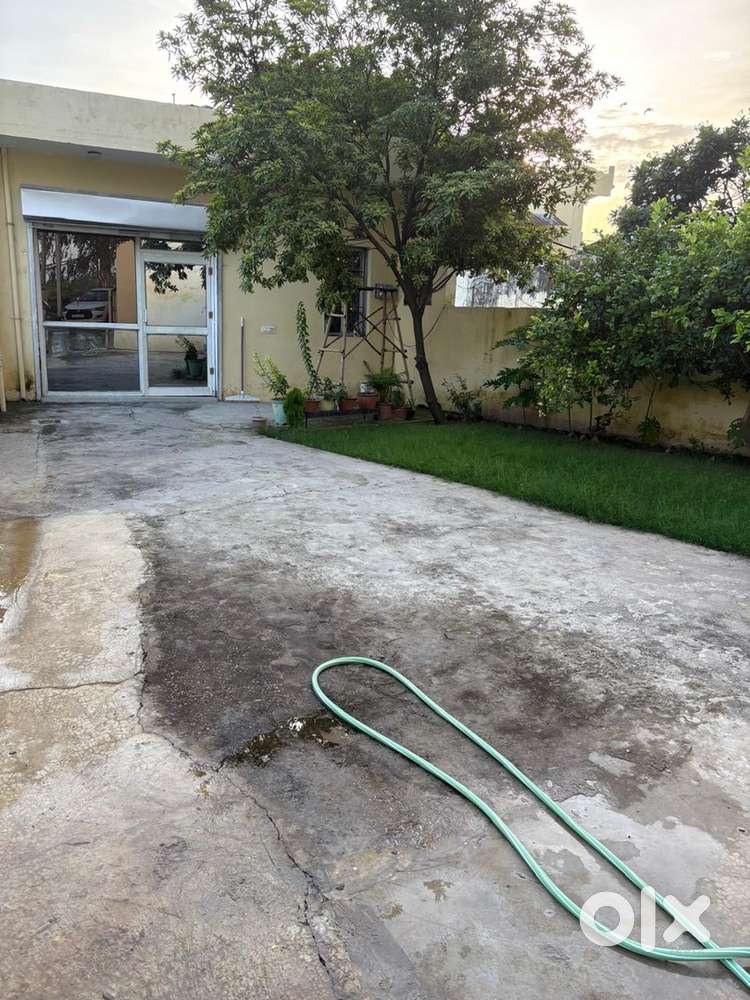 Mini farm house 5.5 marla barwala highway owner free property