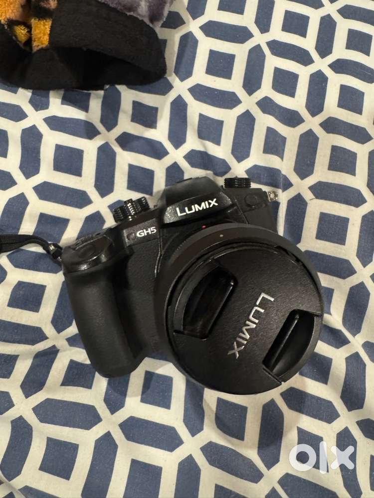 Panasonic GH5 + Lumix G Vario 12-60mm Kit Lens