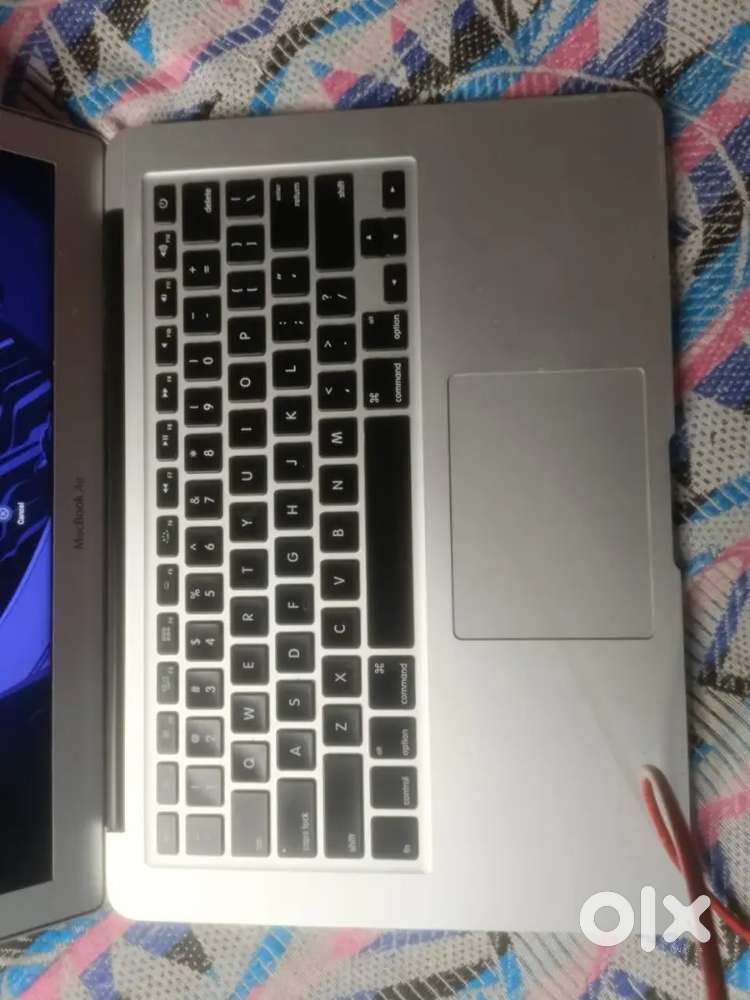 Macbook air i5.   4/128