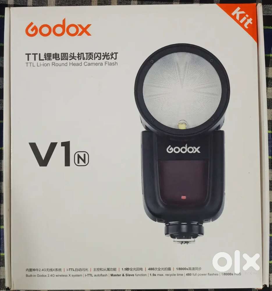 Godox V1 Flash – new Condition with bill Box & Accessories