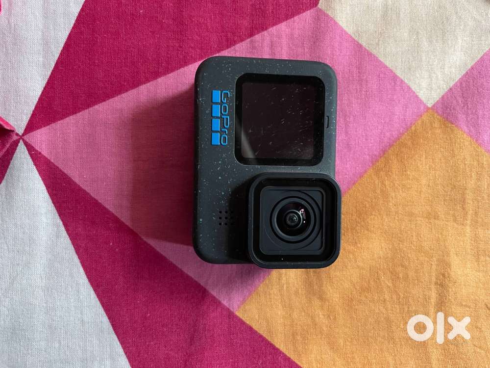 GoPro 12 + add 2 Battery + charger