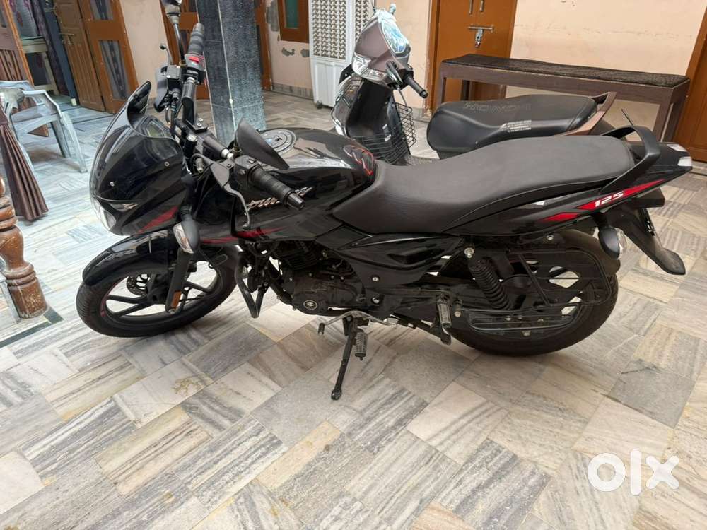 brand-new condition, only 800 km driven