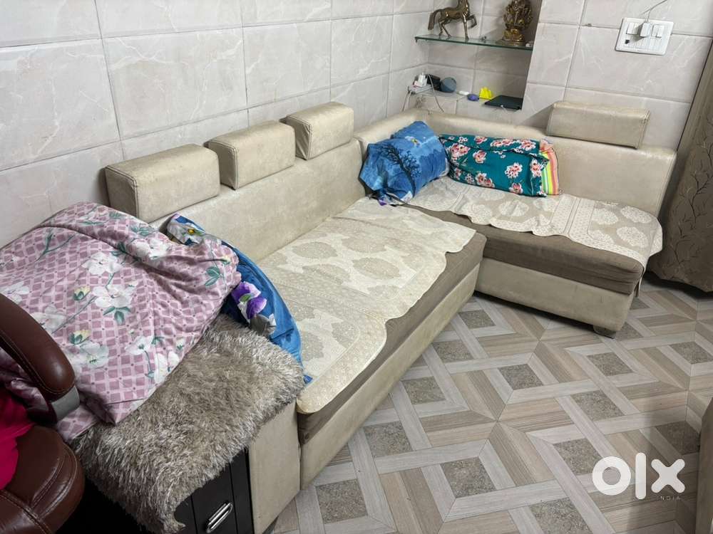 L-Shape Sofa with puffy