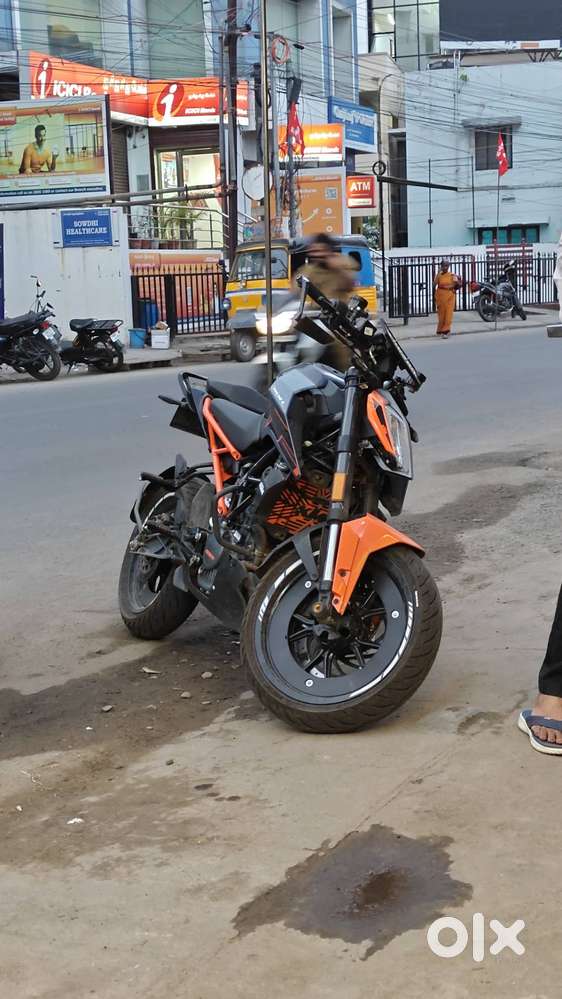 KTM Duke 200