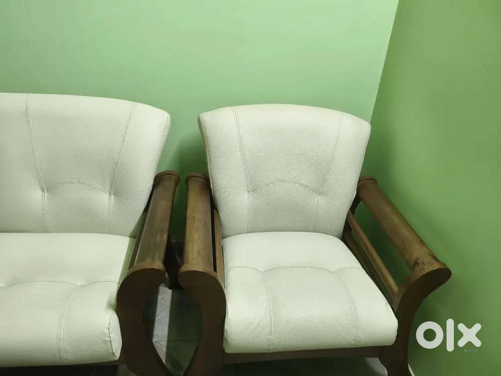 2years old sofa set sisu kath 40 thousand