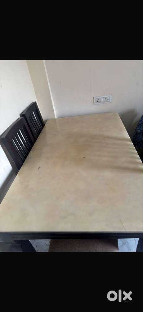 For sale 6 seater dinning table