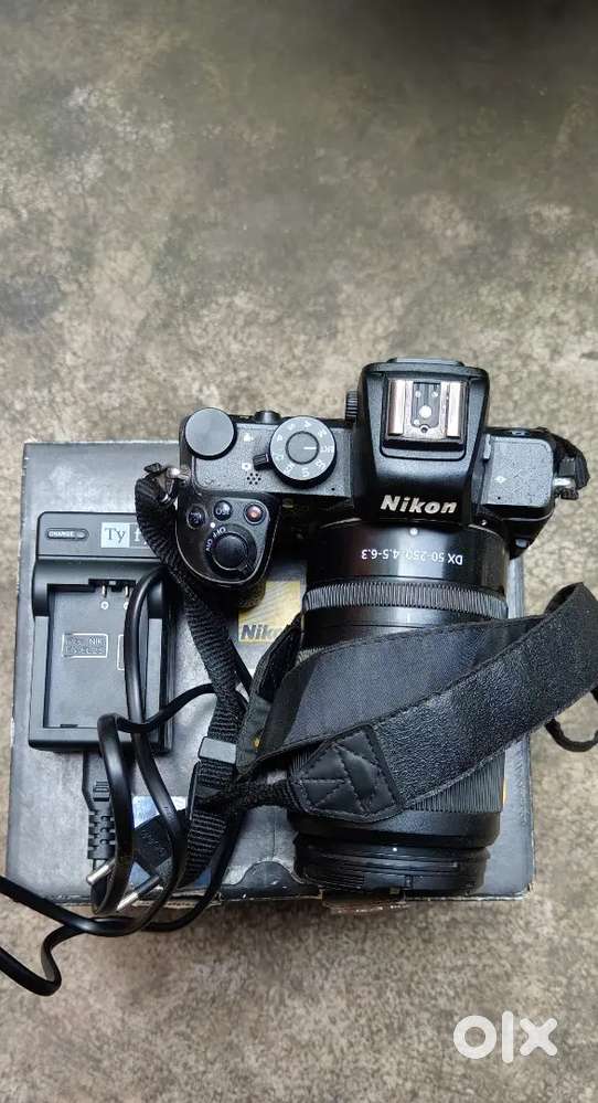 NIKON Z50 WITH  ONE LENSES 55-250 with dual battery bill box