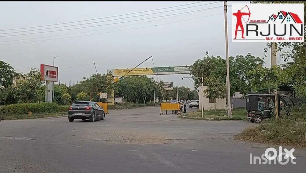 200 gaj Park Facing plot for Sale in Suncity Sector-35, Rohtak