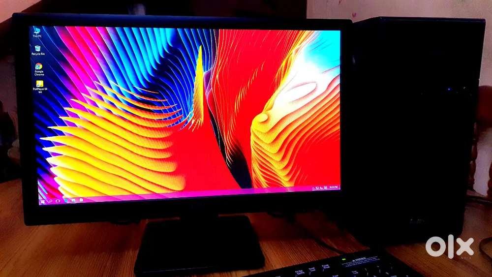 20 INCHES LED MONITOR HDMI VGA i3. 3ED GENERATION 4GB RAM 500 GB HARDI