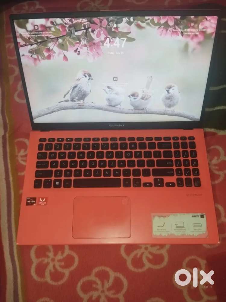 ASUS VIVOBOOK RYZEN 5  8GB 256GB