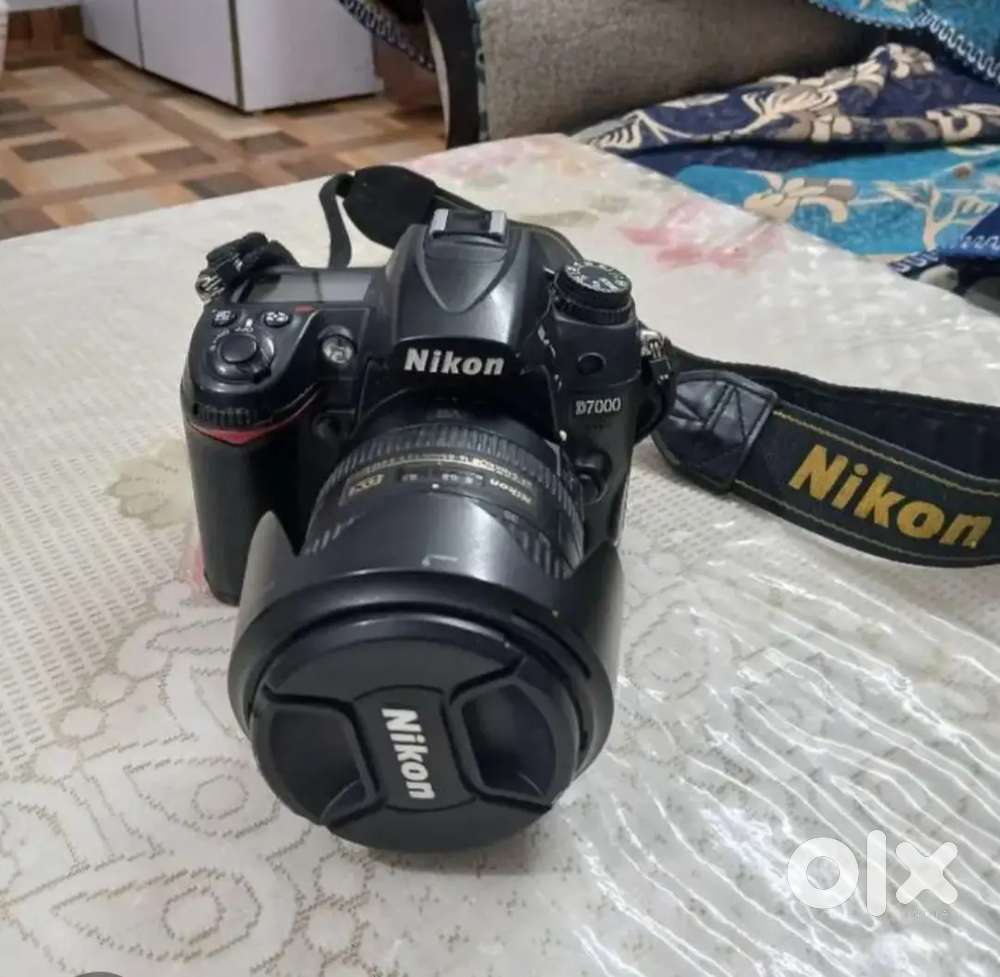 Nikon 7000d camera 18 105 lens with dulee battery charger