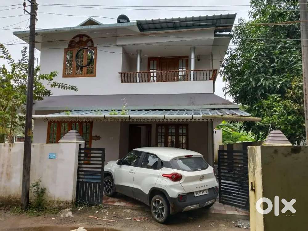 തെങ്ങണാ 4.75. cent 3 bedroom house.42 .lakh.