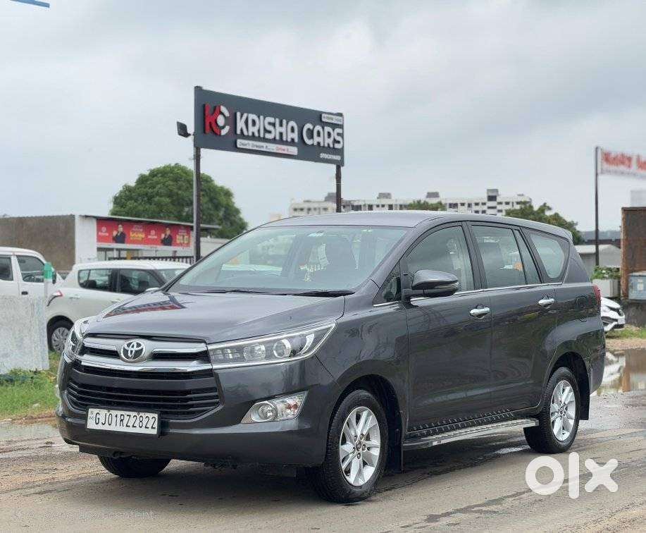 Toyota Innova Crysta 2.4 V, 2017