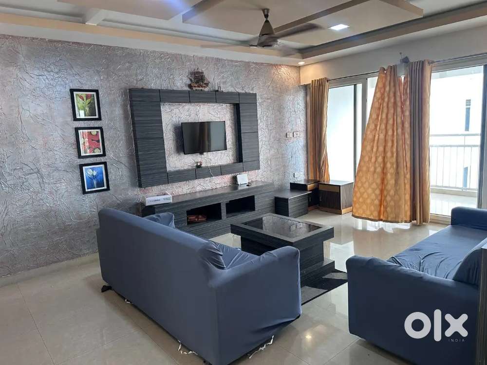 3bhk premium 2400sqft spacious furnished flat at kundannoor maradu