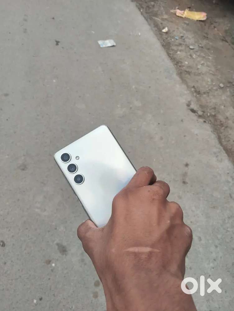 F 54 8ram 256 gb