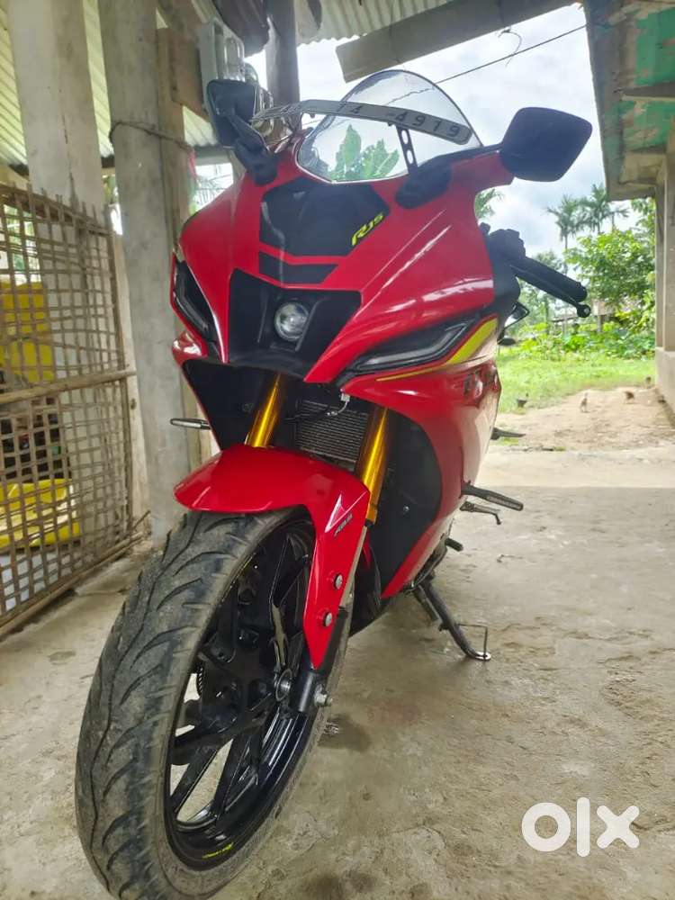 Yamaha R15 v4 good condition