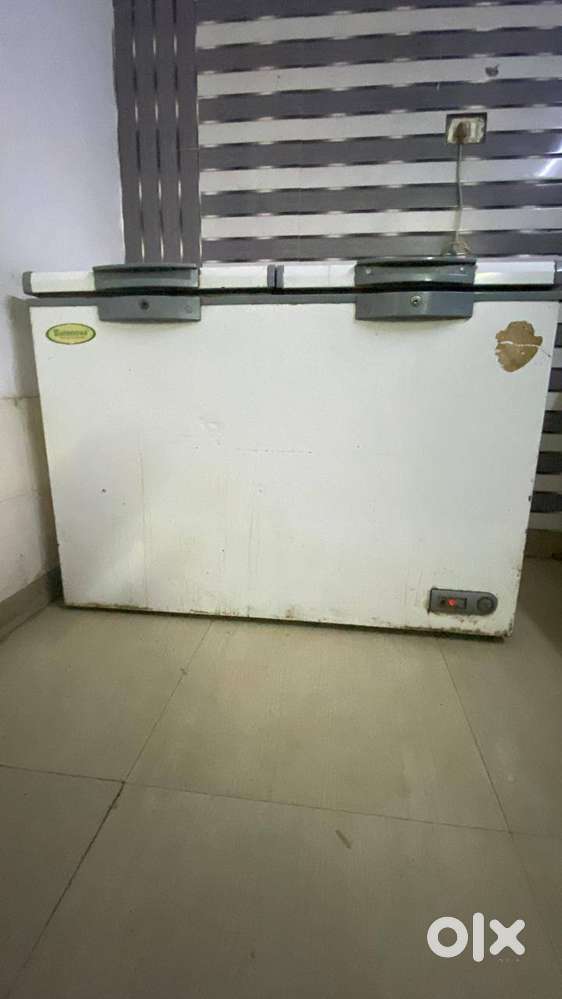 COMMERCIALREFRIGERATOR- EURONOVA  EHF CC-350 Half Freezer Half Cooler